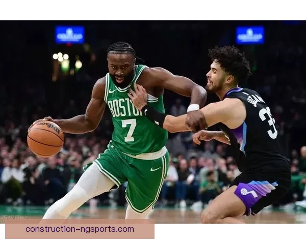 NBA焦点战再掀高潮巨星对决引爆全场热议季后赛格局生变引关注