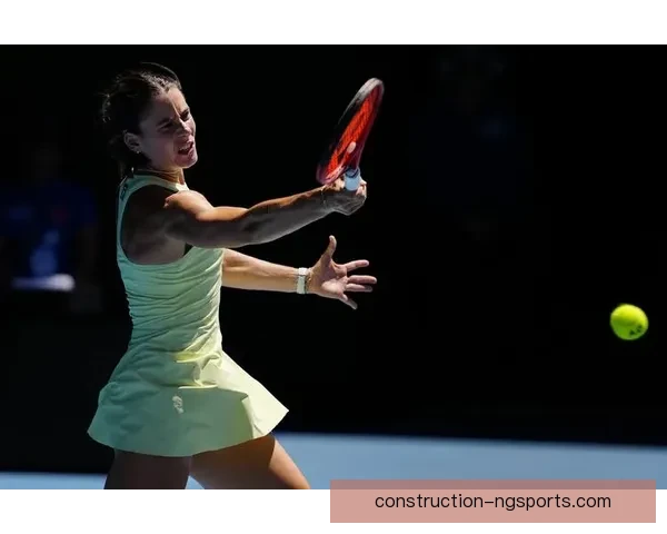 澳网激战正酣名将逆转晋级引爆赛场观众热情持续高涨焦点之战再掀高潮