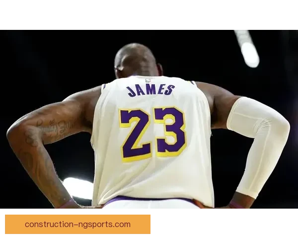 詹姆斯率湖人关键逆转西部格局季后赛悬念再起联盟焦点战引热议