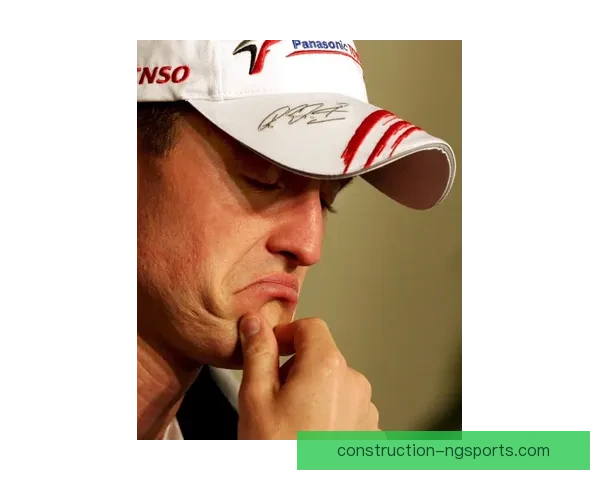 F1最新赛季精彩瞬间回顾车手成绩与赛事动态分析