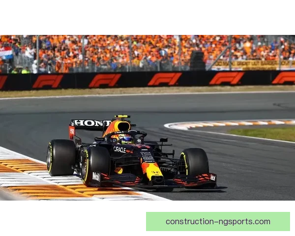 F1赛季最新动态揭晓各车队争夺冠军形势分析