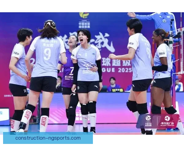 意大利大奖赛惊现逆转精彩回合，冠军争夺激烈升级