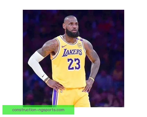 湖人连胜势头强劲 詹姆斯新赛季状态引关注