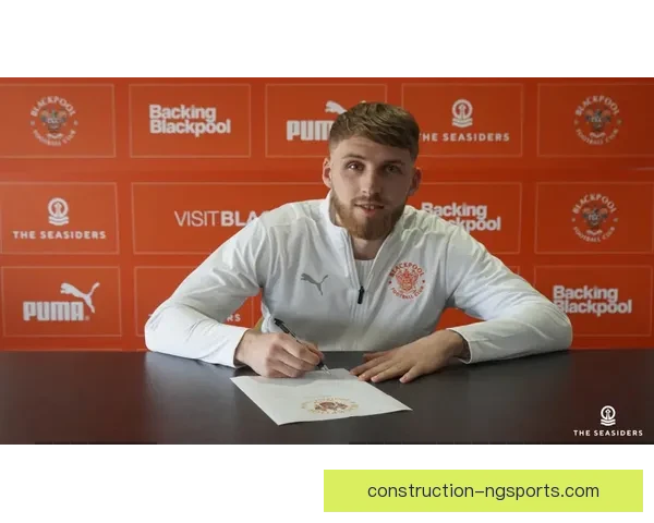 布莱克浦俱乐部近期动态与阵容调整引发球迷关注和未来发展展望