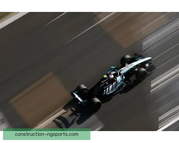 梅赛德斯新赛季策略调整引发F1车队间激烈竞争